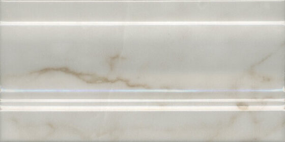 Плинтус Стемма белый - главное фото